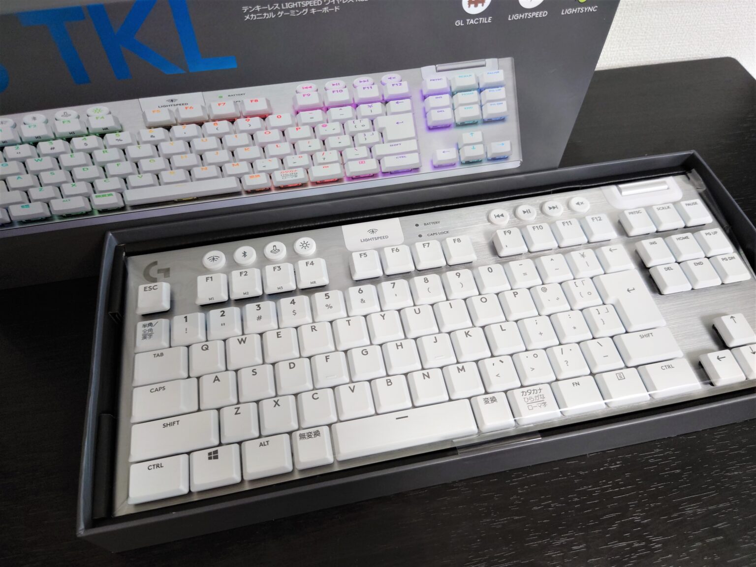 【実機レビュー】Logicool G913 TKL ホワイト フラッグシップ×コンパクトな薄型キーボード - あかえいログ